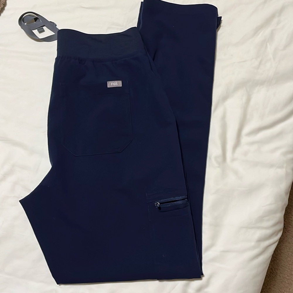 Figs High waisted Yola size medium tall in Navy.